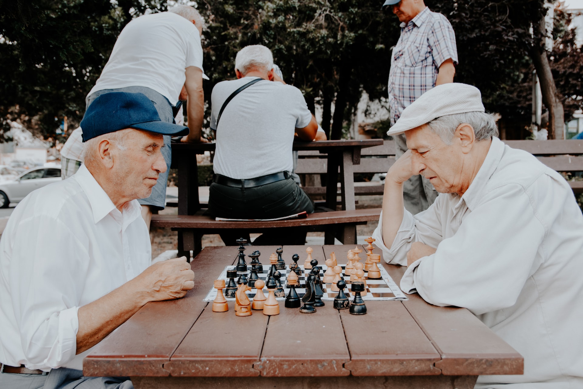 How To Know If Your Elderly Parents Need Assisted Living With Memory Care